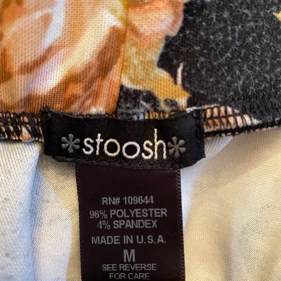 Floral skirt with flared bottom. - Picture 3 of 4